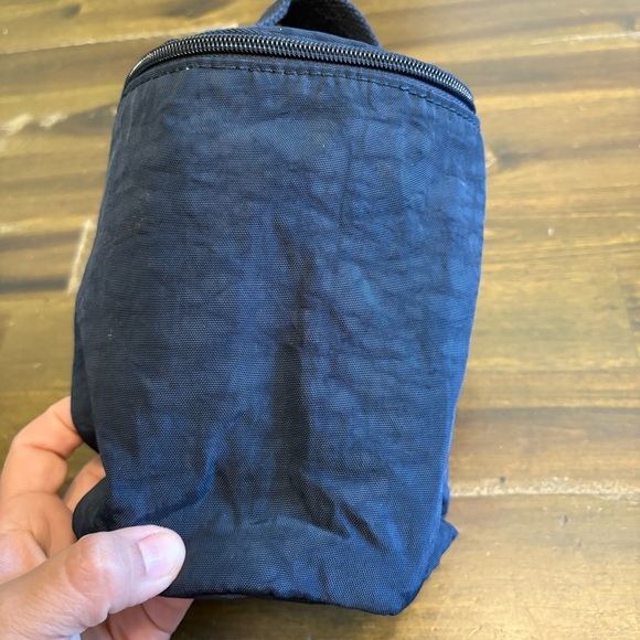 Kipling Navy Blue Nylon Tube Insulated Pouch Cooler Handle Travel Cool Container - Picture 3 of 7